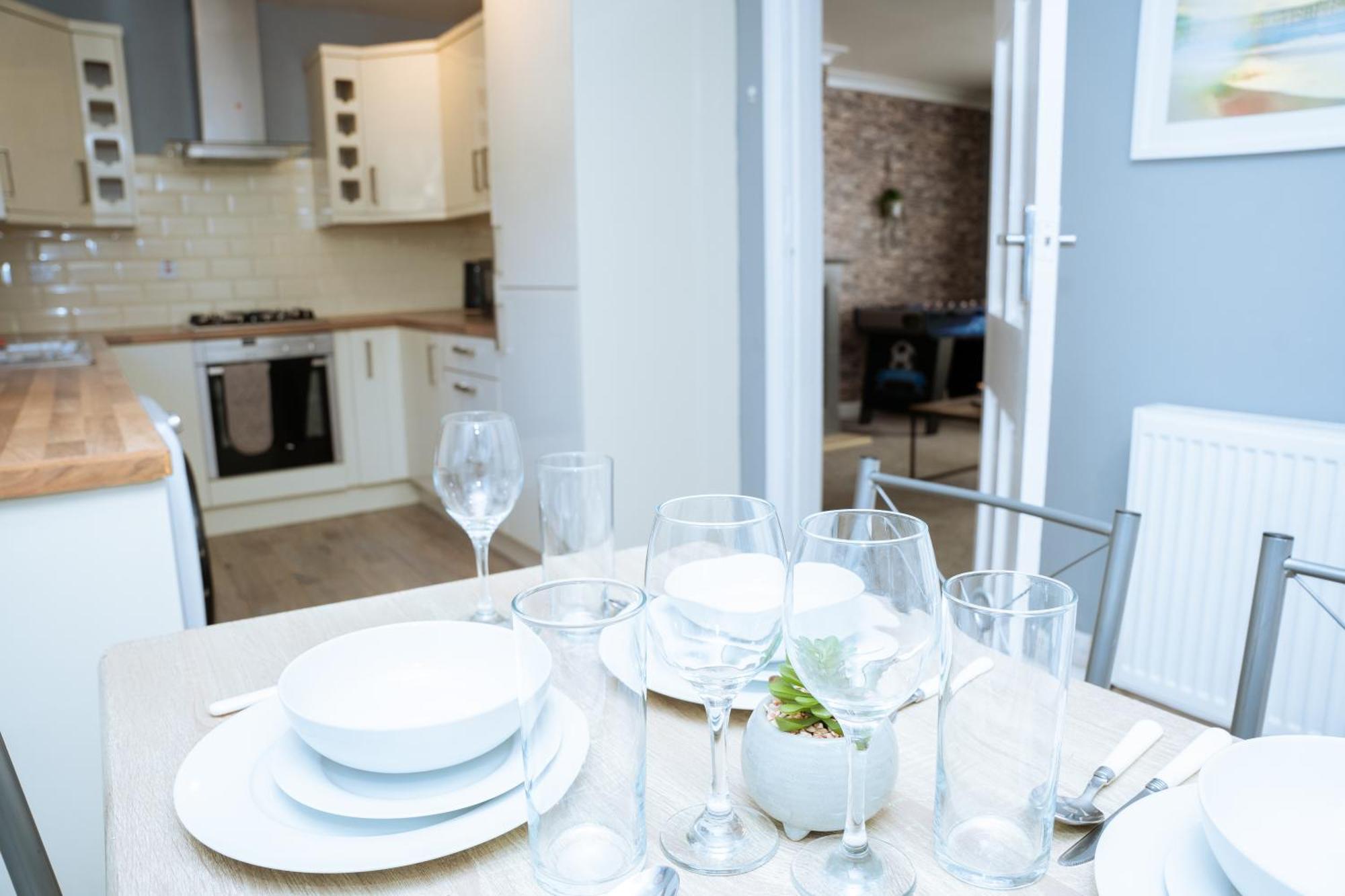 Modern 3Bed Home With Hot Tub ลีดส์ ภายนอก รูปภาพ